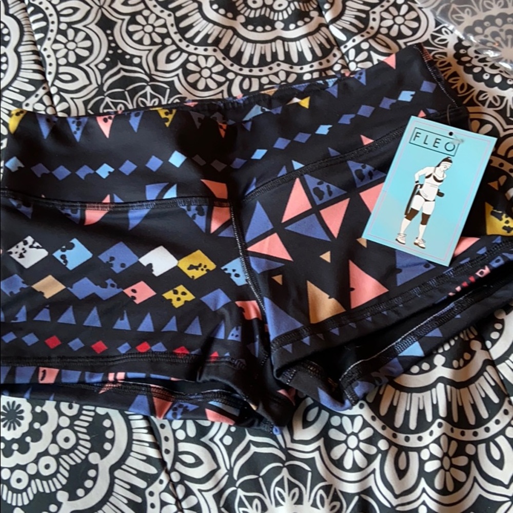 Fleo the point shorts